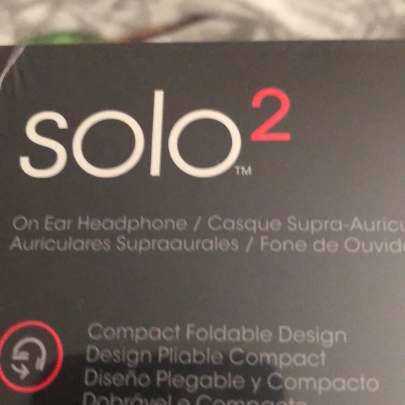 Beats solo2 headphones - Picture 3 of 3